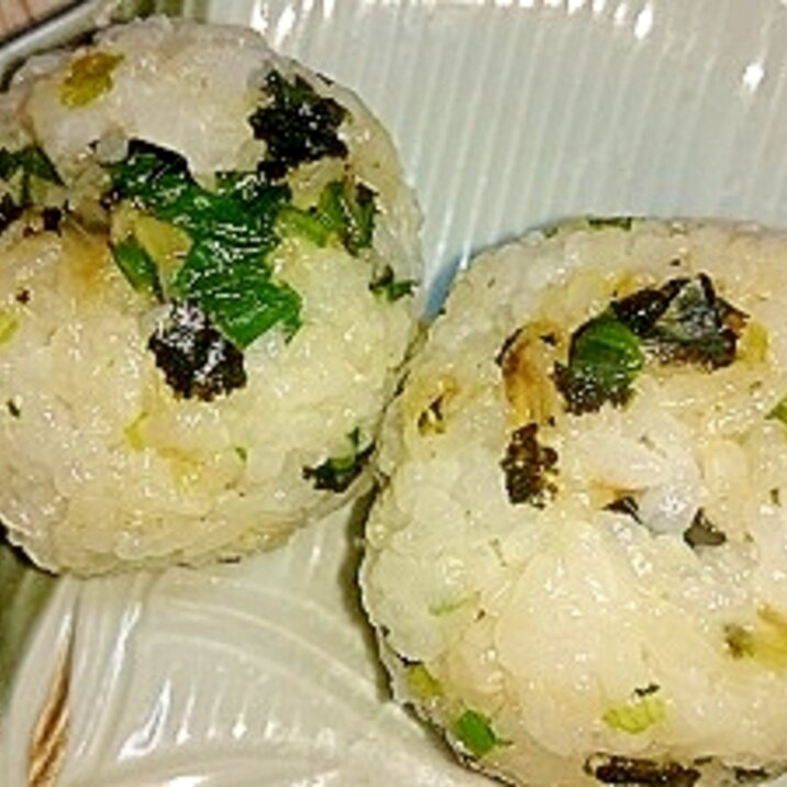 わけぎと焼き海苔で‼わさび醬油炒めおにぎり